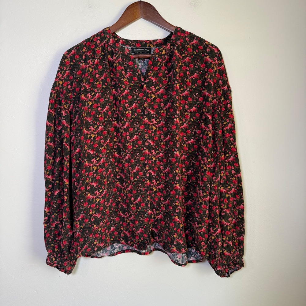 Something Navy Floral Ditsy Print Button Front Blouse Size Medium Black Red